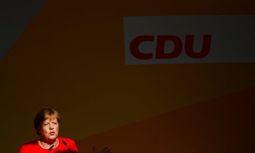 Merkel i njemački zastupnici primili prijeteća pisma
