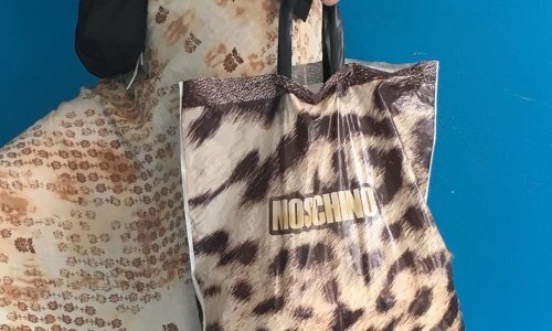 Vogue se čudi: Plastične vrećice su modni hit u istočnoj Europi