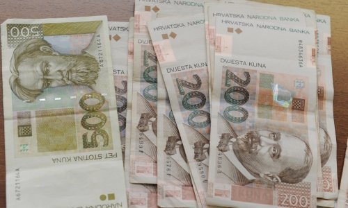 Prosječna neto plaća za listopad veća je 372 kune nego u istom periodu lani