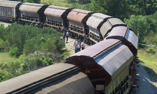 Teretni vlak oštetio prugu kod Novoselca; promet u prekidu