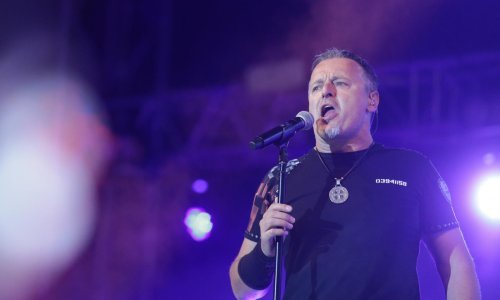 Thompson pratitelje na Facebooku pozdravio sa 'Za dom spremni'