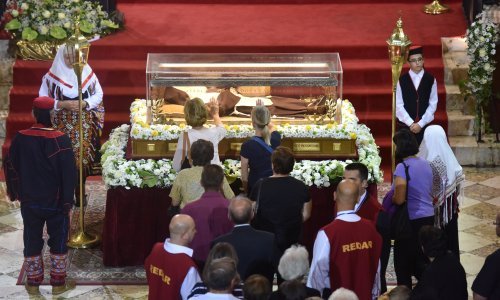 Leopolda Mandića dočekalo mnoštvo Zadrana i nosilo ga na rukama