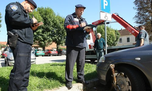 Policija lovi vozače koji nepropisno parkiraju na mjestima za invalide