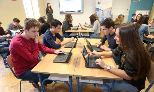 Svi bruje o aplikaciji s kojom bez straha možete kritizirati druge. No što kada je se dokopaju djeca?