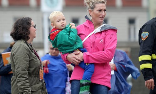 Djeca joj izvrsno pristaju: Janica Kostelić u šetnji s nećakom Ivanom