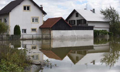 Uz interventnu policiju u Ogulin stiglo i 67 vojnika s amfibijom