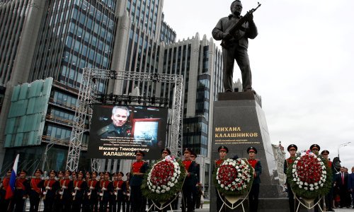 Tvorac najpoznatije puške na svijetu dobio spomenik u središtu Moskve