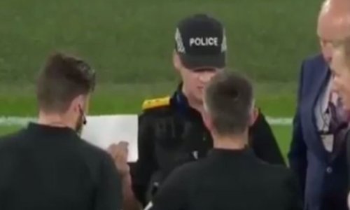 Neviđene scene iz Engleske; policajac odredio stranu na kojoj će se pucati penali?!