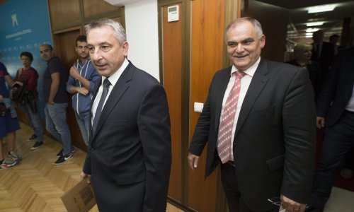 Ministar graditeljstva bježao zbog pitanja o bespravnoj gradnji