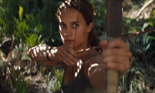 Nova Lara Croft boluje od gadnog 'fotošopitisa'