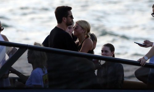 Potvrdili vrućim zagrljajima: Njihova veza šokirala je Hollywood