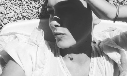 Za našu zgodnu misicu ljeto još traje: Ispružila se i pokazala zavidnu liniju u bikiniju