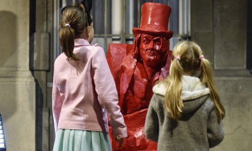 Dino Dvornik dobio svoju skulpturu u Zagrebu