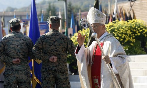 Nadbiskup Puljić obrecnuo se na Jokićev kurikulum: Izbacili su Marulića