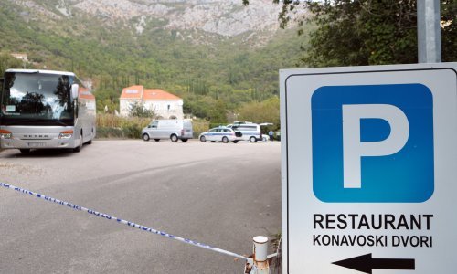 Autobus na parkiralištu vozio unatrag i ubio dvoje državljana SAD-a