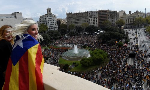 Tisuće ljudi prosvjedovalo protiv nasilja u Kataloniji