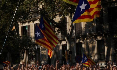 Deseci tisuća ljudi na ulicama Katalonije prosvjeduje protiv nasilja policije