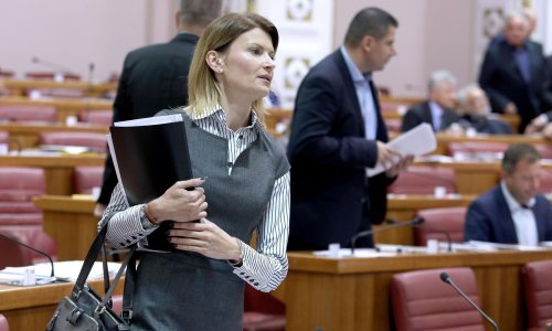 Glasovac apelira na donošenje pravilnika o pomoćnicima u nastavi