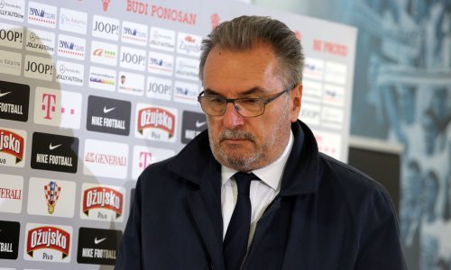 Čačić je smijenjen, igrači mu okrenuli leđa; čeka se službena potvrda