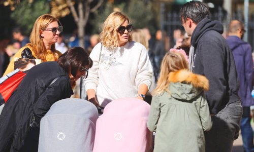 Nevena i Mak Vejzović prošetali špicom sa djecom