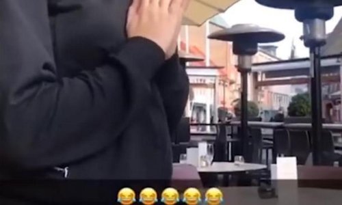 Tko časti? Onaj koga konobarica odabere!