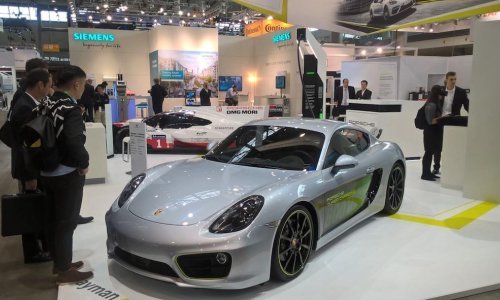 80 posto baterije za 15 minuta? Ovo je električni Porsche Cayman