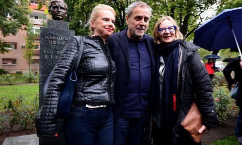 Švaljek piše na Twitteru da je Bandić popustio Hasanbegoviću i uklanja bistu Lole Ribara