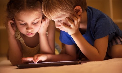 Na što nas to pokušavaju upozoriti bivši zaposlenici Facebooka i Googlea?
