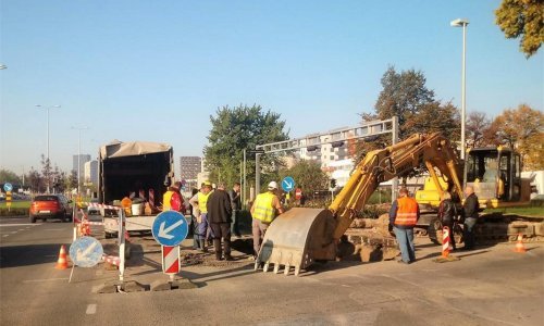 Pukla vodovodna cijev, prometne gužve na križanju Branimirove i Heinzelove