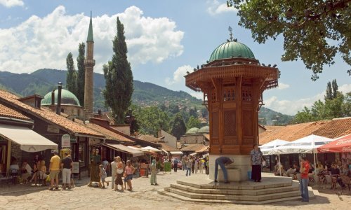 Bosanski humor u akciji: Na kom jeziku želite redukciju vode?