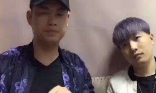 Trikovi su mu totalna blamaža, ali svi luduju za njima