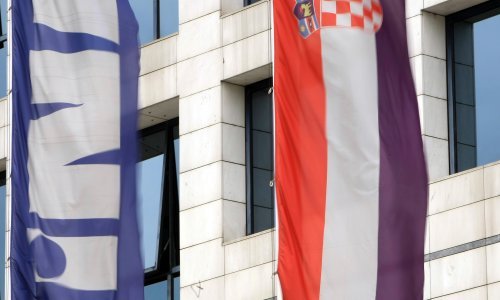 Većina građana želi referendum o Ini na račun HEP-a