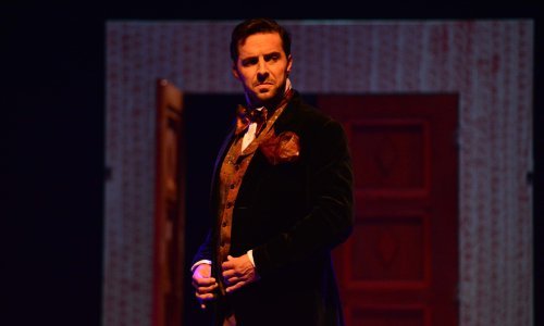 Filip Juričić glumi revizora u poznatom Gogoljevom djelu