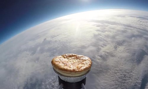 Poslali mesnu pitu u svemir