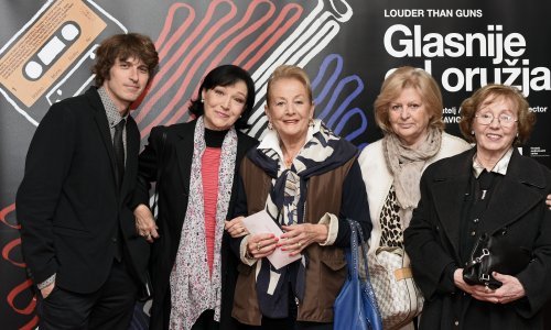 Na premijeru filma 'Glasnije od oružja' došle zvijezde hrvatske glazbe i umjetnosti 90-ih
