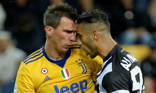 Mandžin bizarni crveni karton glavna tema u Italiji: Je li ga zaslužio?