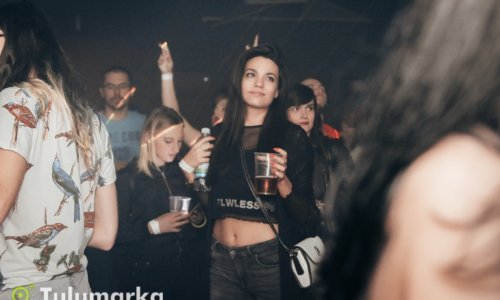 Lijepa brineta privlačila poglede svih muškaraca u poznatom zagrebačkom klubu