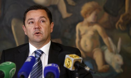 Mikulić objasnio zašto je zastupnike pozvao na odavanje počasti ratnom zločincu