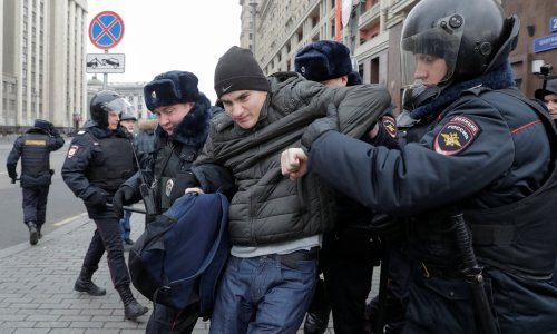 U Moskvi uhićeno više od 260 prosvjednika protiv Putina