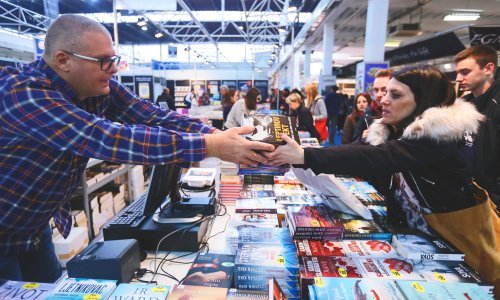 Brojke zaraženih rastu, ali književni sajam Interliber ide kako je i najavljen - i to pod sloganom 'najsigurnije mjesto za shopping u gradu'