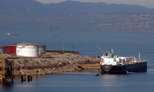 Mediji pišu kako je za zakup LNG terminala stigla samo jedna ponuda, odgovorni kažu: Ima ih više, no nema ih puno