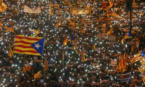 Oko 750.000 ljudi na ulicama Barcelone tražilo slobodu za pobunjenike protiv Španjolske