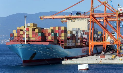 Poljaci i mirovinci preuzimaju Luku Rijeka - hoće li postati najveća  na Jadranu?