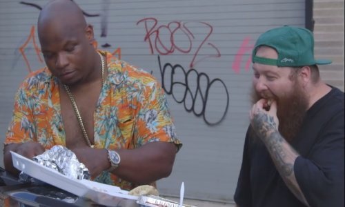 Pogledajte kako reper iz New Yorka tamani ćevape i burek - istovremeno