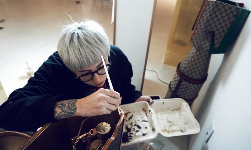 Biste li kupili zlatnu WC školjku s potpisom Louisa Vuittona?