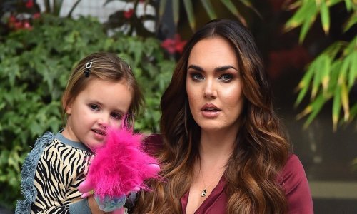 Javnost osudila Tamaru Ecclestone jer još uvijek doji trogodišnju Sophiju