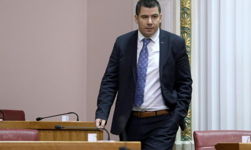 U Saboru još vuku repove jučerašnjeg kaosa: 'Lupkanje po stolu predstavljate kao nasilje'