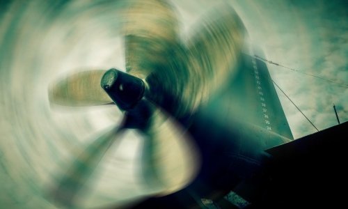 Izgubljen kontakt s vojnom podmornicom s 44 člana posade