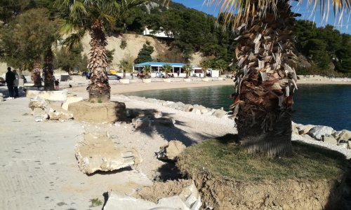 'Kralj splitskih plaža' uklonio je kafiće, a sada će odnijeti i samu plažu