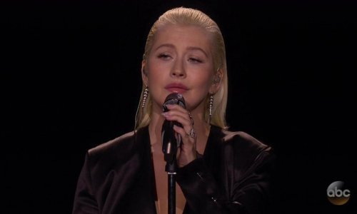 Svi se pitaju što se dogodilo s licem Christine Aguilere